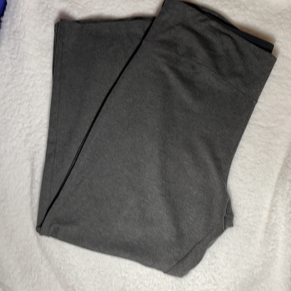 PEACE & Pearls Yoga Pants Size 3X